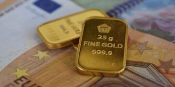 الذهب مقابل الأسهم: أيهما افضل للتداول في عام ٢٠٢٥؟