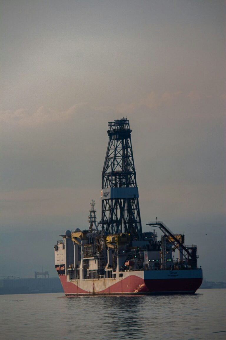 Oil Recovers Its Strength, Brent Surpasses $66