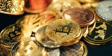 Cryptocurrency Performance Varies as US Interest Rate Decision Awaits