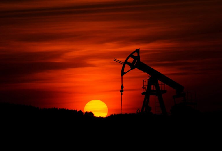 Oil Prices Rise 1% from Lowest Levels in 5 Months
